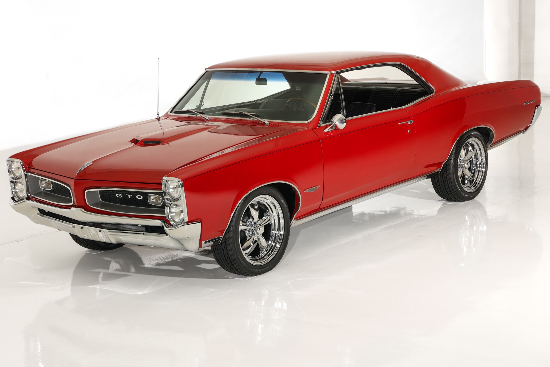 MUSCLE CARS. IKONA AMERYKAŃSKIEJ MOTORYZACJI