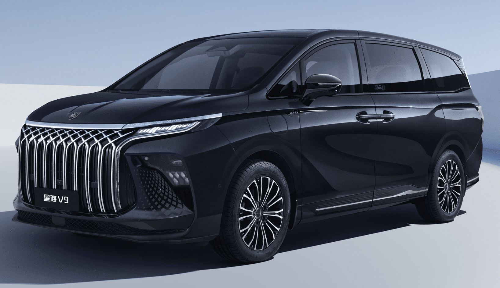 FORTHING - HISTORIA MARKI, NAJNOWSZE MODELE (T5 EVO, U-TOUR, YACHT) I PRZYSZŁOŚĆ PRODUCENTA