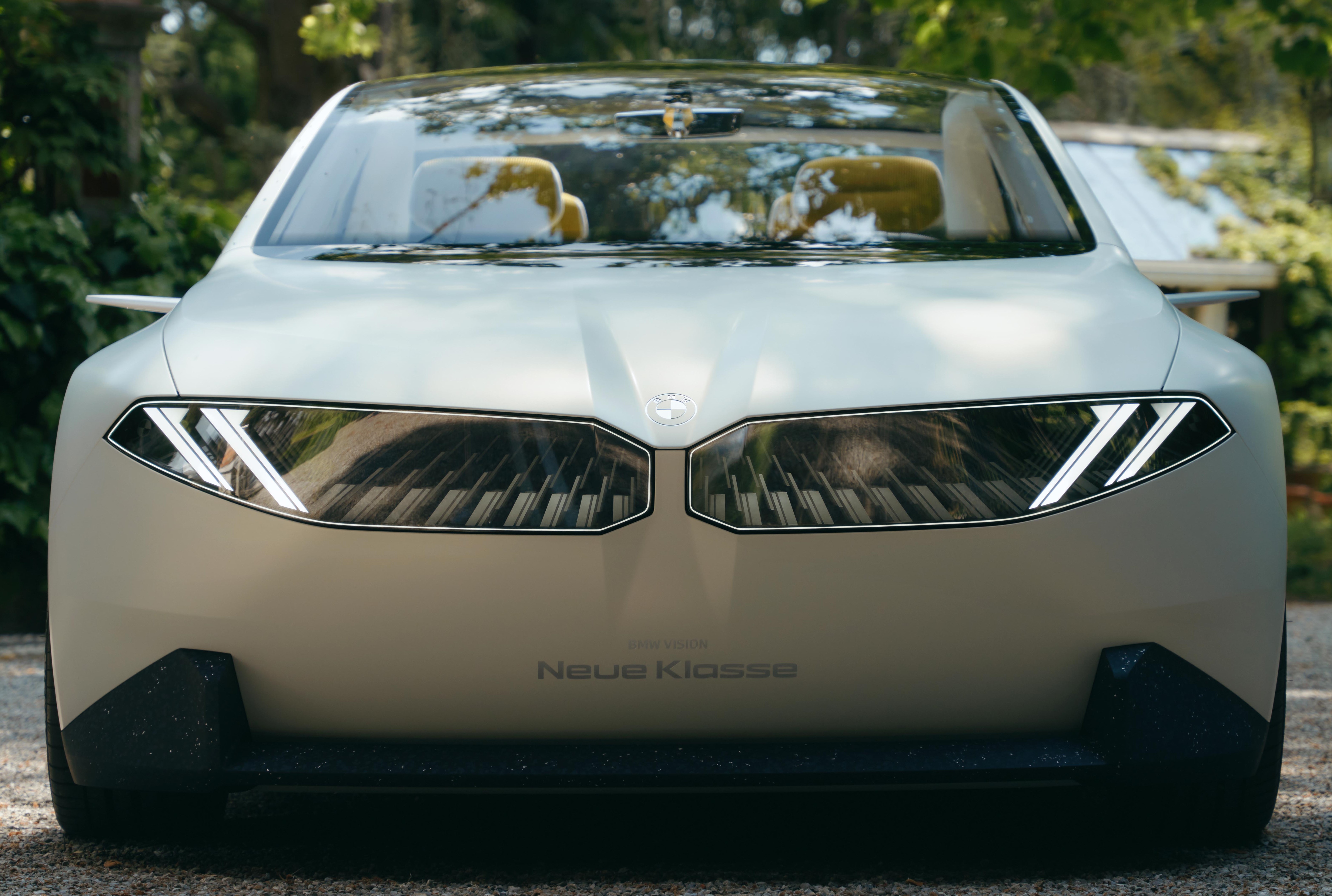 NOWOŚCI W MARCE BMW - NOWE MODELE, ELEKTROMOBILNOŚĆ, NOWE TECHNOLOGIE BMW
