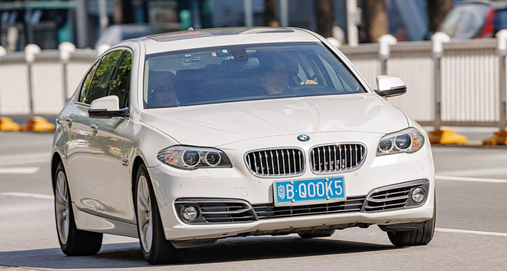 Felgi do BMW Serii 5 F10/F11 – rozmiary, ET, 5x120 i dobór felg
