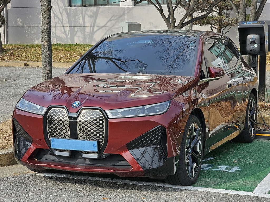 Felgi do BMW iX I20 – 5x112, CB 66,6, 20, 21, 22 i 23 cale. Jak dobrać felgi do iX xDrive40, xDrive50, M60 oraz nowszych xDrive45, xDrive60 i M70?