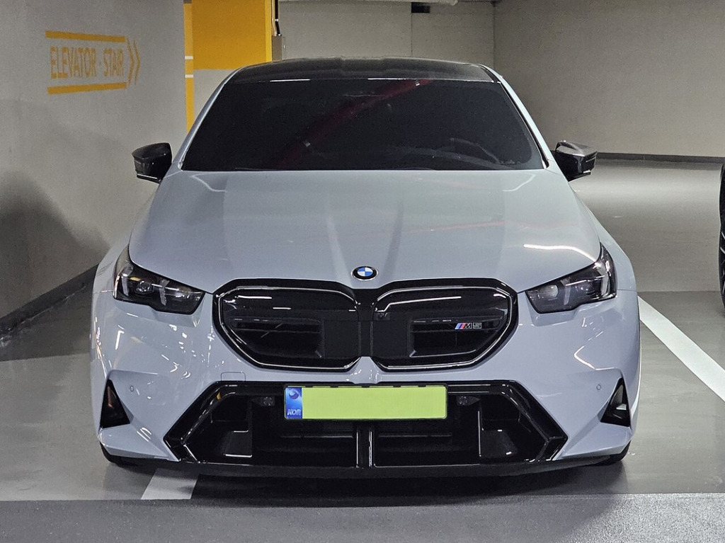 Felgi do BMW M5 G90 i G99 Touring – 5x132, 20/21 cali, ET i opony. Jak dobrać felgi do nowego M5?