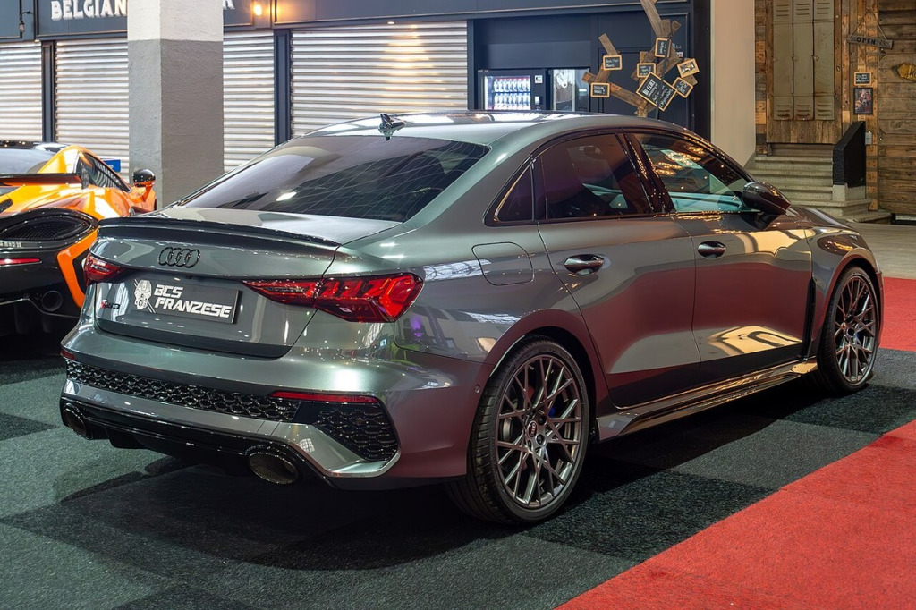 Felgi do Audi RS3 III (8Y) – specyfikacja Reverse Staggered, RS Torque Splitter i ET