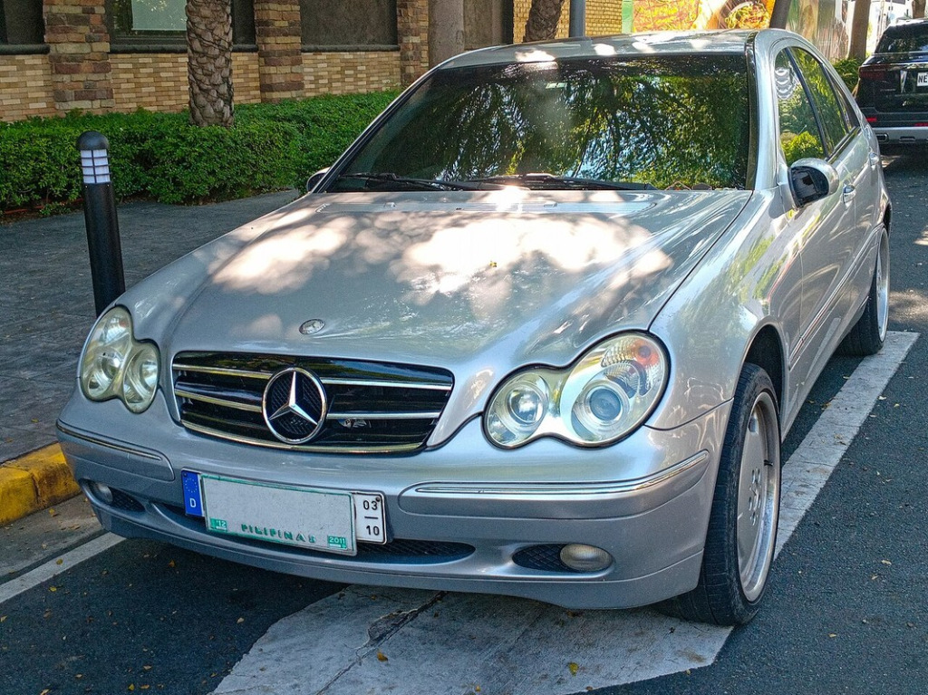 Felgi do Mercedes-Benz Klasy C II (W203 / S203 / CL203 Sportcoupe) oraz C 32 / C 55 AMG – rozstaw 5x112, śruby M12x1.5, ET i opony