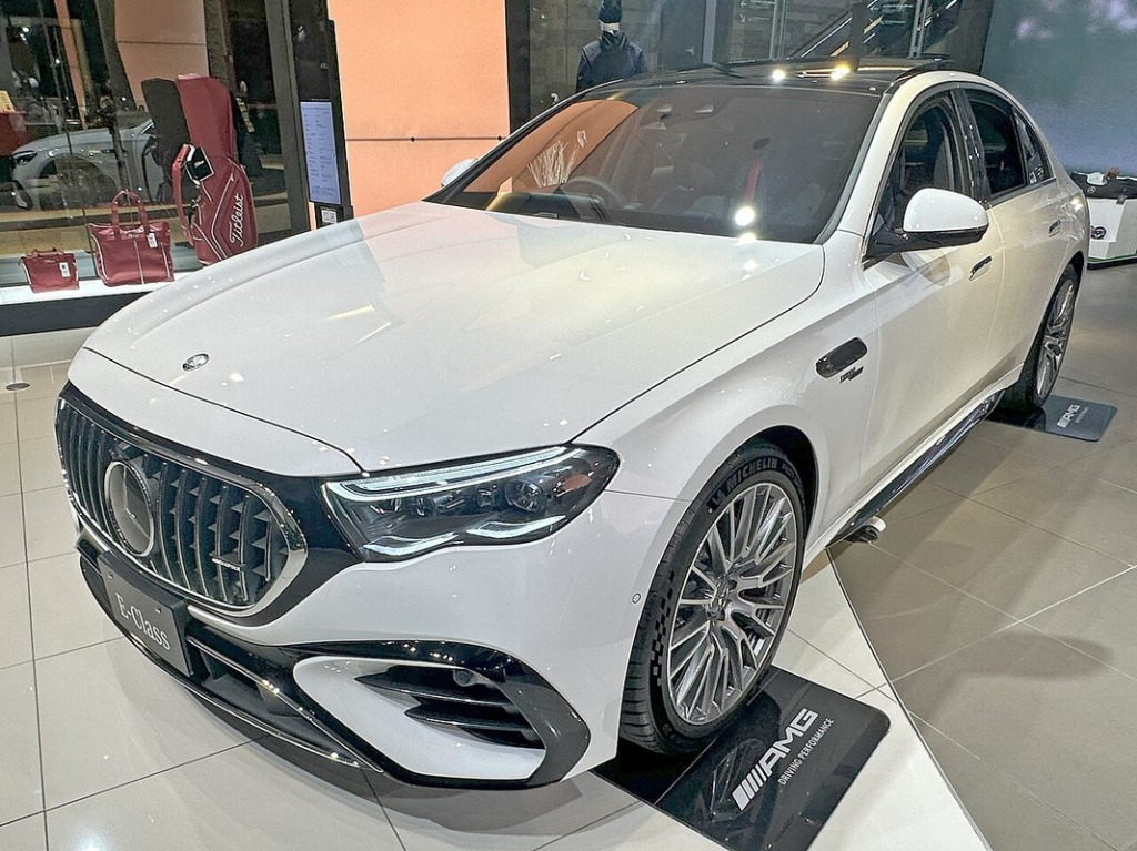 Felgi do nowego Mercedes-Benz Klasy E VI (W214 Sedan / S214 Kombi) – rozstaw 5x112, otwór 66,6 mm, ET i specyfikacja kół