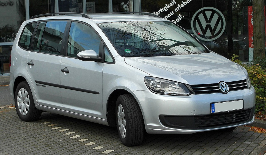 Felgi do rodzinnego minivana VW Touran II (5T od 2015) – rozstaw 5x112, otwór 57.1 mm, platforma MQB, ET i felgi 16–18 cali
