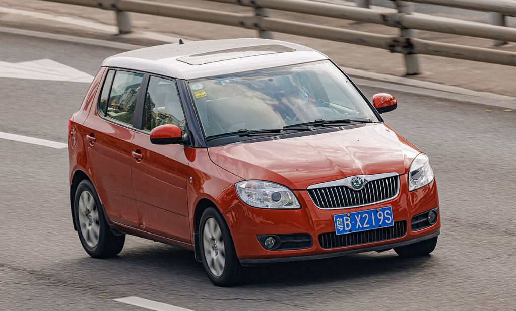 Felgi do Škoda Fabia II (5J Hatchback / Combi) oraz sportowej Fabia vRS 1.4 TSI (180 KM) – rozstaw 5x100, otwór 57.1 mm, ET i dobór felg