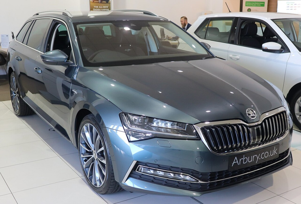 Felgi do nowego flagowego modelu Škoda Superb IV (Liftback / Combi od 2023/2024) – rozstaw 5x112, platforma MQB evo, hybrydy iV i dobór felg