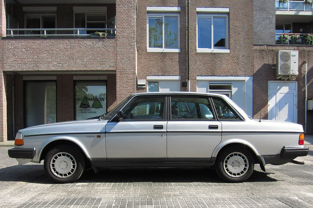 Felgi do Volvo 240 i 260 – ikona RWD, 5x108, ET 20–25, gwint 1/2"-20 UNF, Virgo i Corona