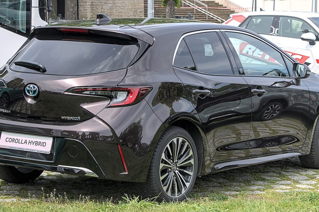 Felgi do Toyota Corolla XII (E210) – platforma GA-C, rozstaw 5x114.3, GR Sport i koła 18"