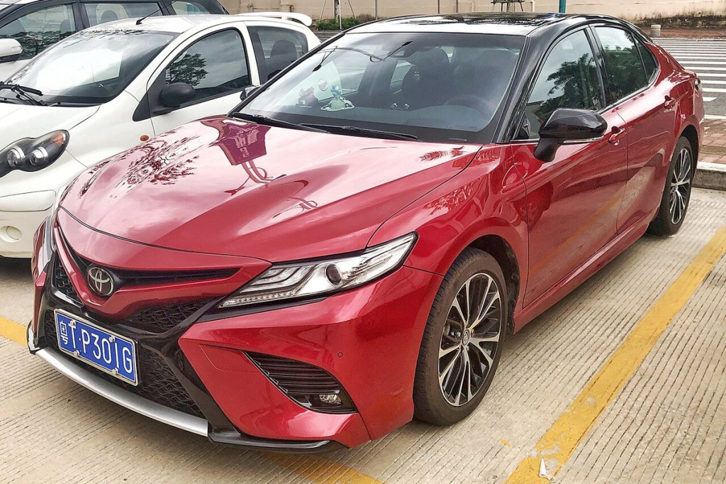 Felgi do Toyota Camry – powrót do Europy (XV70 / XV80), rozstaw 5x114.3, GA-K i felgi 18–19"