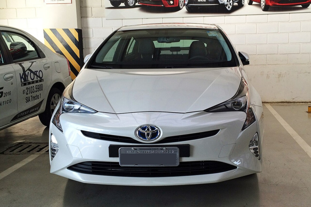 Felgi do Toyota Prius IV – platforma GA-C, rozstaw 5x100, otwór 54.1 mm i montaż kół