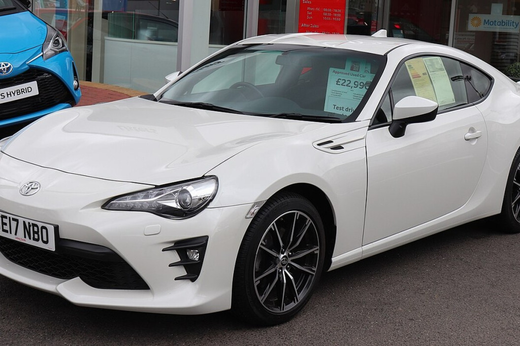 Felgi do Toyota GT86 – rozstaw 5x100, otwór 56.1 mm, nakrętki M12x1.25 (Subaru) i ET
