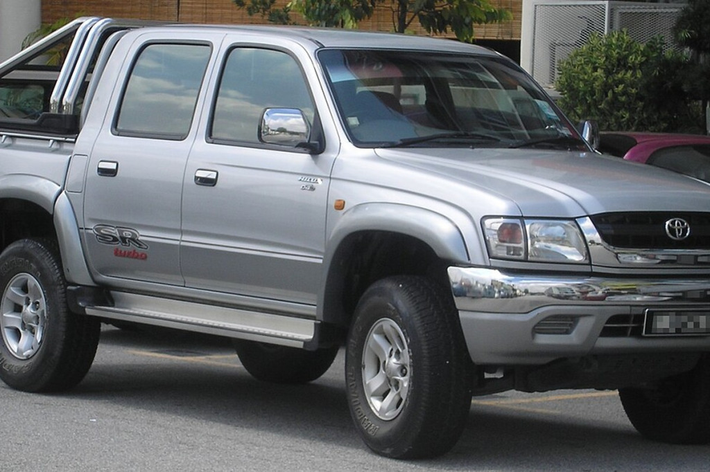 Felgi do Toyota Hilux VII – kultowy pickup na ramie, rozstaw 6x139.7, otwór 106.1 mm i koła 15–17"