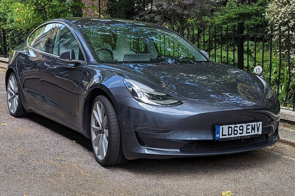 Felgi do Tesla Model 3 Performance – pułapka stopnia piasty i hamulce