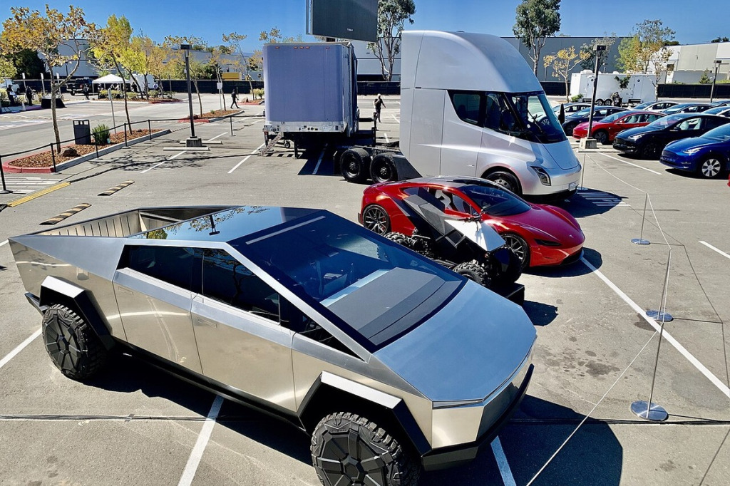 Felgi do nowej Tesla Roadster II – Center-Lock i felgi supersamochodu