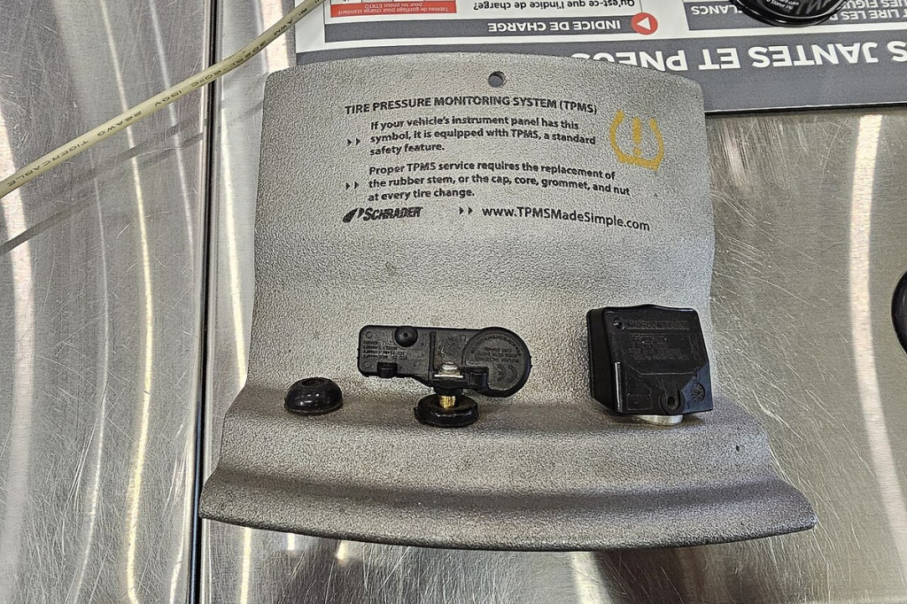 Czujniki ciśnienia TPMS 433 MHz w SERES – adaptacja i telemetria