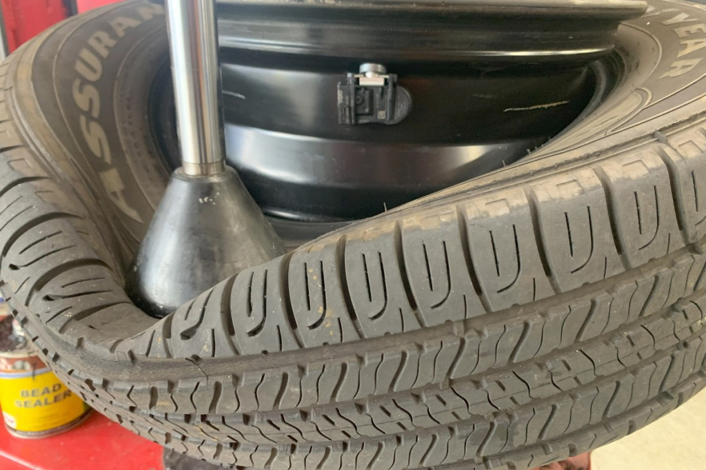 Systemy TPMS w Renault – czujniki 433 MHz vs pośredni iTPMS ABS