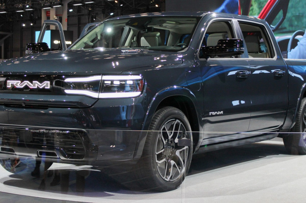 Felgi do RAM 1500 REV Electric – bateria 229 kWh i koła aero 20–22"