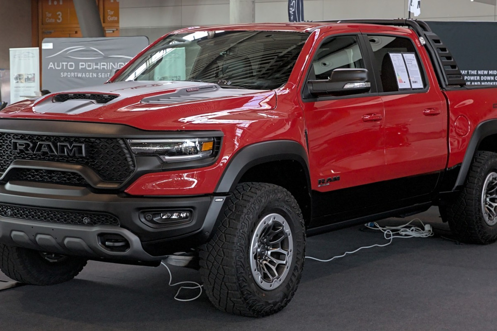 Felgi do RAM 1500 Ramcharger EREV – hybryda szeregowa 663 KM