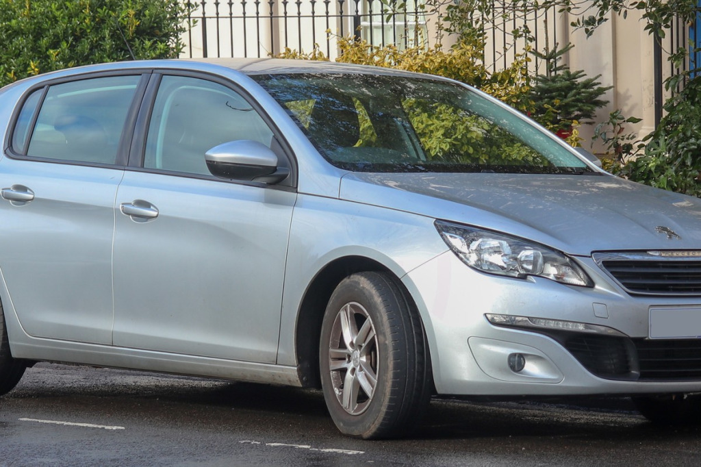 Felgi do Peugeot 308 II (2013–2021) – debiut platformy EMP2 i przejście na rozstaw 5x108