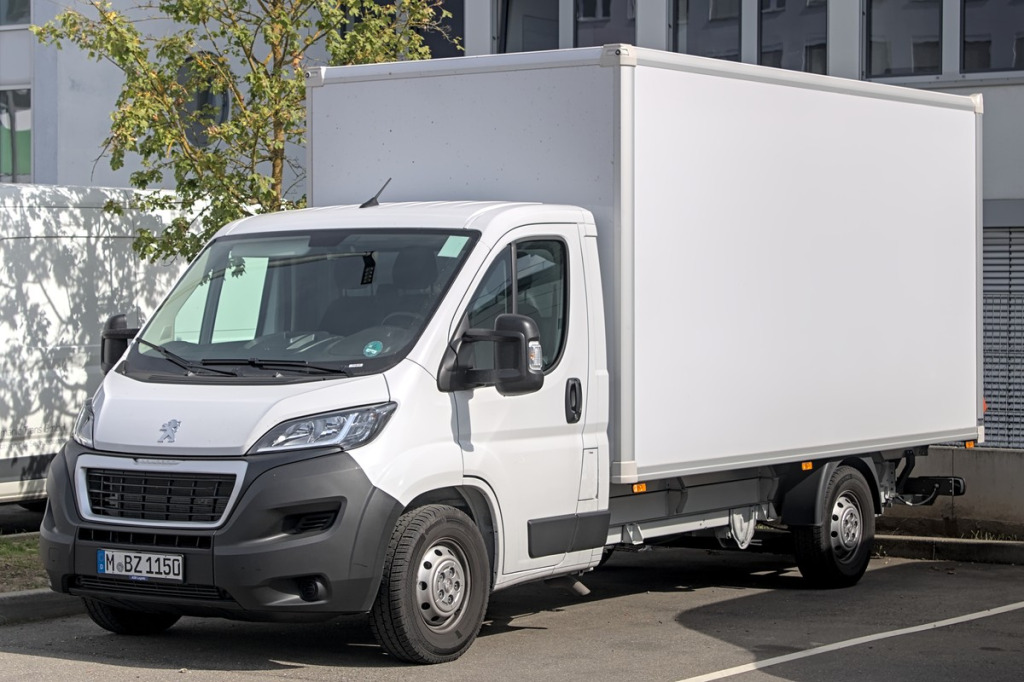Felgi do Peugeot Boxer (Light & Maxi Heavy) – rozstawy 5x118 i 5x130, śruby M14/M16 i nośność do 1400 kg