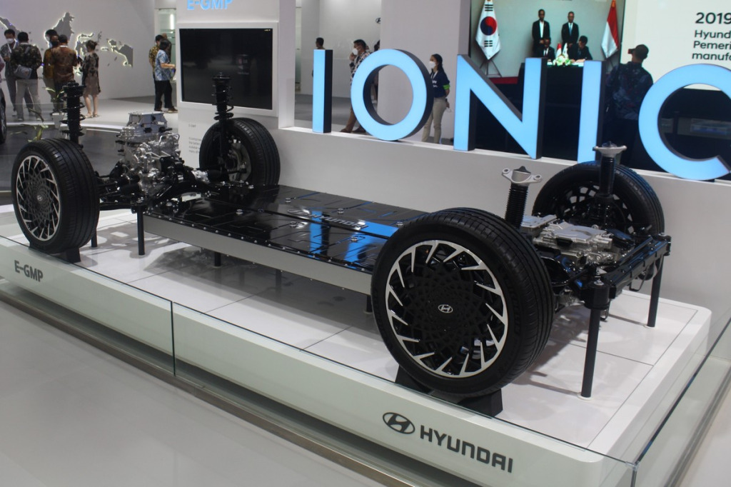 Nośność felg pod baterię 83.5 kWh w ORA 07 – masa własna 2115 kg a atesty