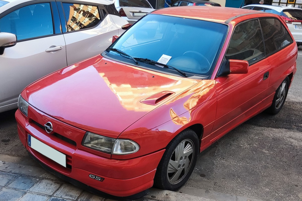 Felgi do Opel Astra F i Astra G – klasyczny rozstaw 4x100 i piasta 56.6 mm