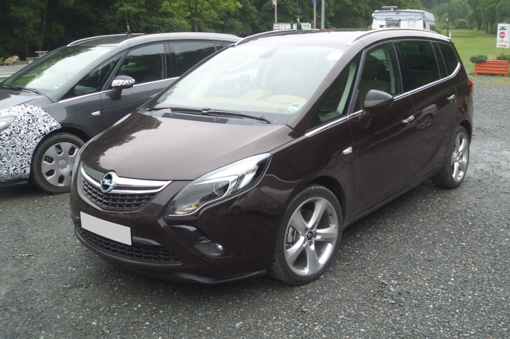 Felgi do Opel Zafira Tourer C (2011–2019) – zmiana rozstawu na 5x115 i CB 70.3 mm