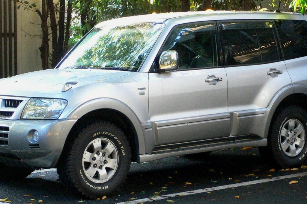 Felgi do Mitsubishi Pajero III (V60) – zintegrowana rama, przejście na piastę CB 67.1