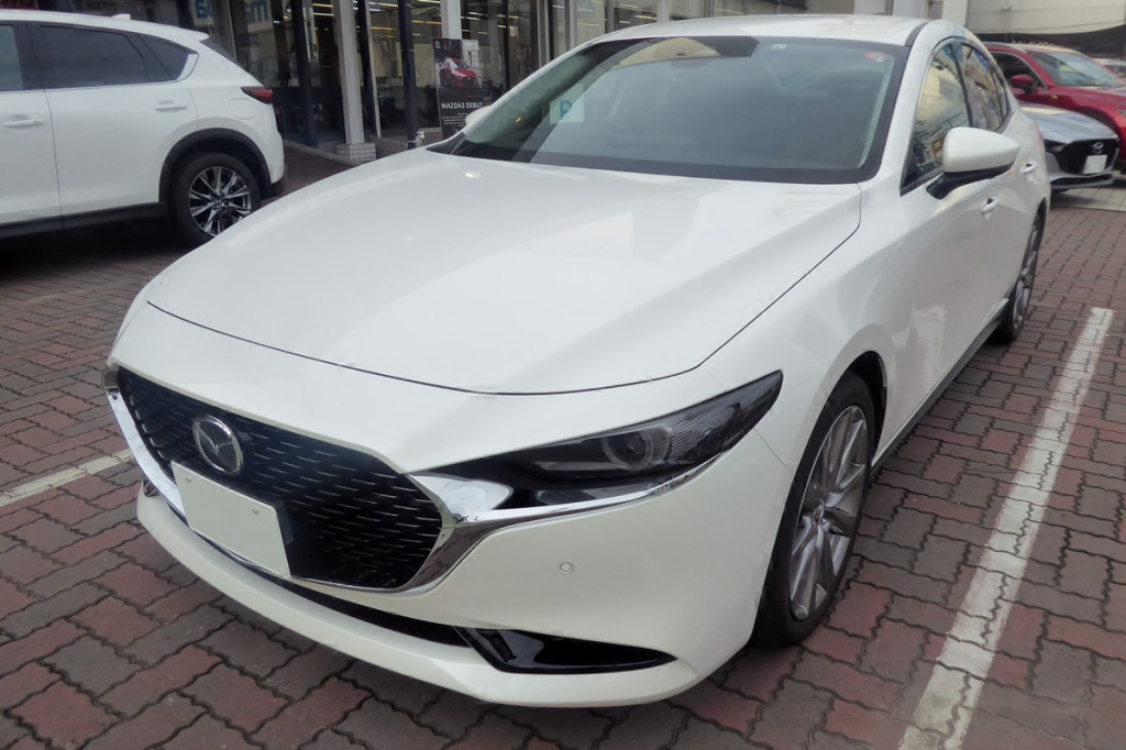 Felgi do Mazda 3 Sedan IV (BP, od 2019) – linia Kodo, odsadzenie ET 45–50 i koła 18"