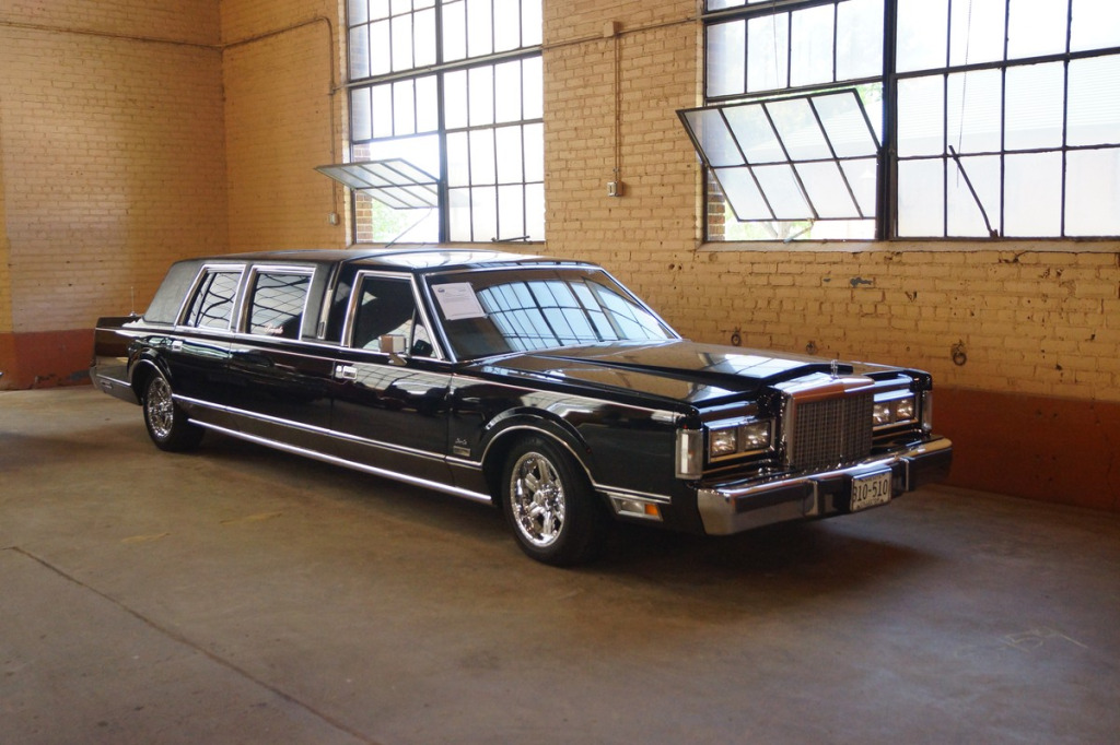 Felgi do Lincoln Town Car Limuzyna – przedłużane nadwozia, wzmocnione piasty i nośność 850 kg