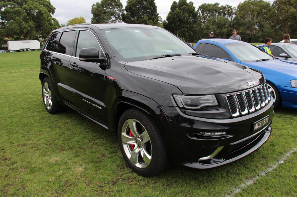 Felgi do Jeep Grand Cherokee SRT8 (2011–2021) – 6.4 V8 HEMI, hamulce Brembo 380 mm, koła 20x10.0" ET 50