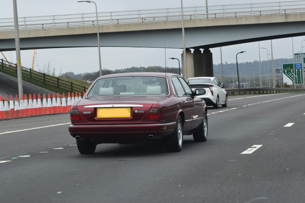 Felgi do Jaguar XJ X300 (1994–1997) – niezawodny silnik AJ16, rozstaw 5x120.65 CB 73.9 mm, koła 16"