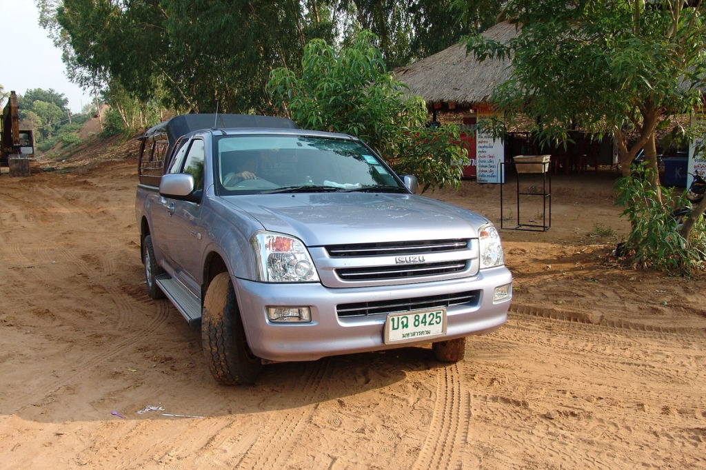 Felgi do Isuzu D-Max I 2002–2012 – kultowy pick-up 4x4, koła 15 i 16 cali
