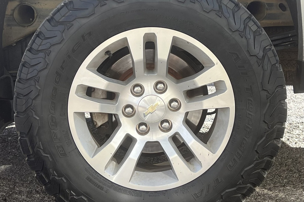 Felgi off-road do Isuzu D-Max: stalowe czy aluminiowe na dalekie wyprawy 4x4?
