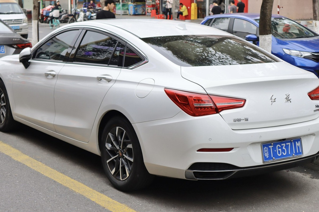 Mocowanie kół w Hongqi: śruby M14x1.5 (140–150 Nm) – procedury serwisowe