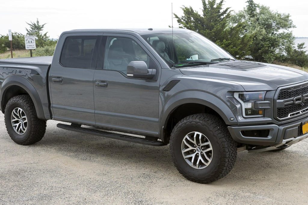 Felgi do Ford F-150 i F-150 Raptor – rozstaw 6x135, kołnierz CB 87.1 mm, moment 204 Nm