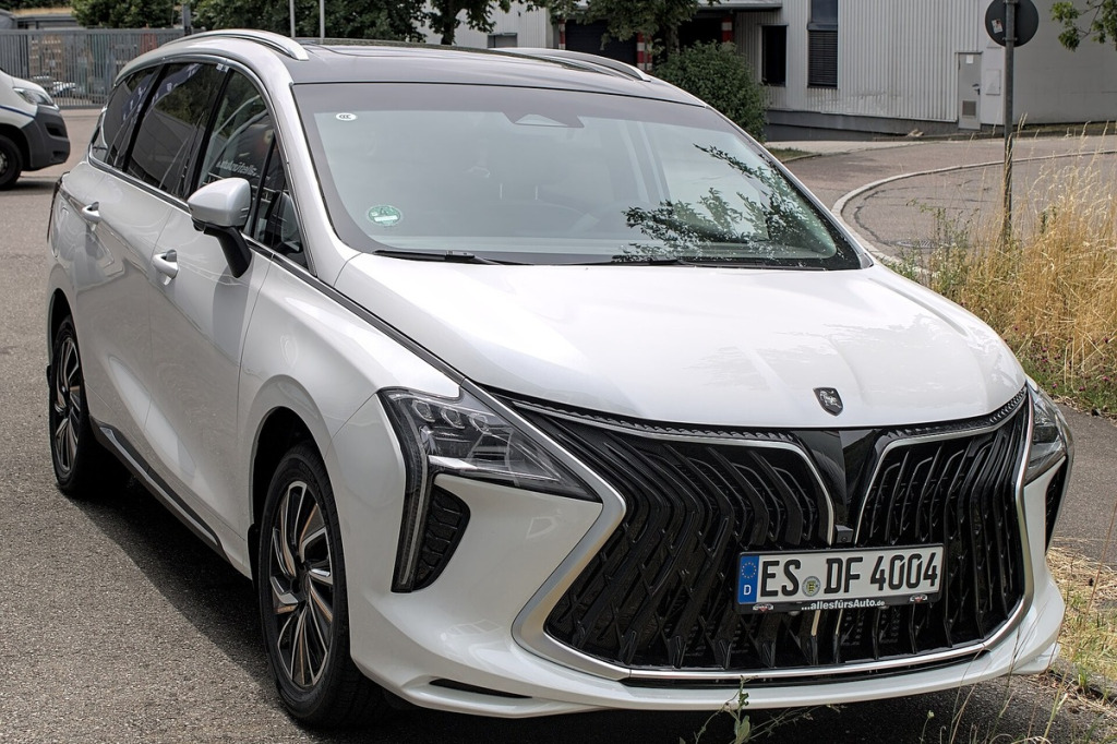 Momenty dokręcania kół Forthing: nakrętki M12x1.5, moment 115–125 Nm i klucz dyno