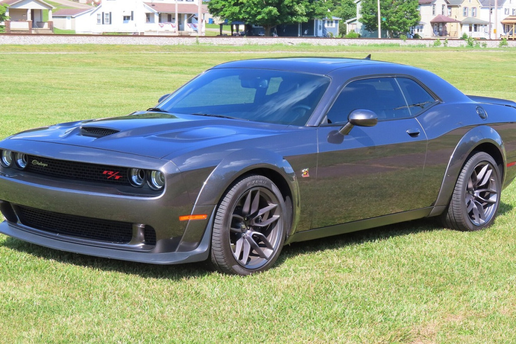Felgi do Dodge Challenger Widebody i Demon – szerokość 11J, ujemne ET -2.5, opony 305/35R20