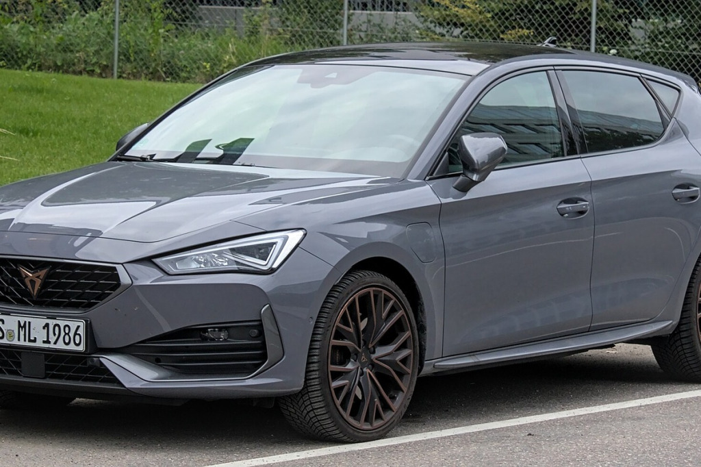 Otwór centrujący CB 57.1 mm w Cupra: precyzja osiowania koła i pierścienie centrujące