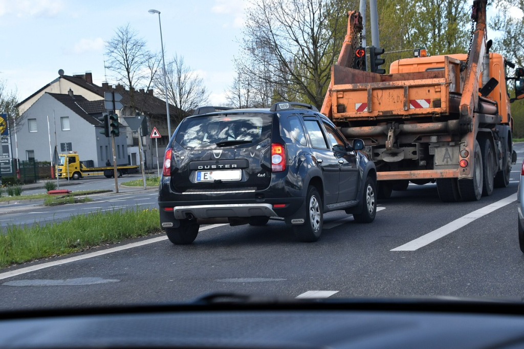 Napęd 4x4 w Dacia Duster: rygor równego obwodu kół i ochrona sprzęgła wielopłytkowego