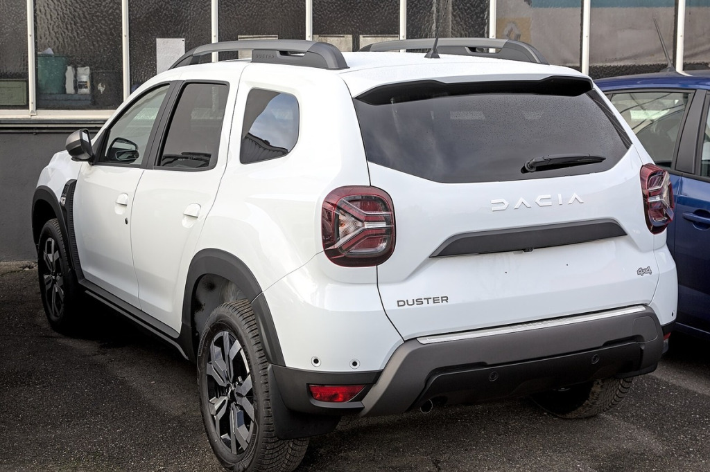Koła terenowe All-Terrain do Dacia Duster: felgi aluminiowe 16' i opony 215/65R16, 215/70R16