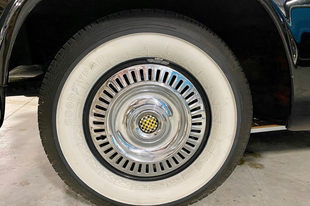 Otwory centrujące CB w Chrysler: CB 71.6 mm, CB 67.1 mm, CB 66.6 mm i pierścienie
