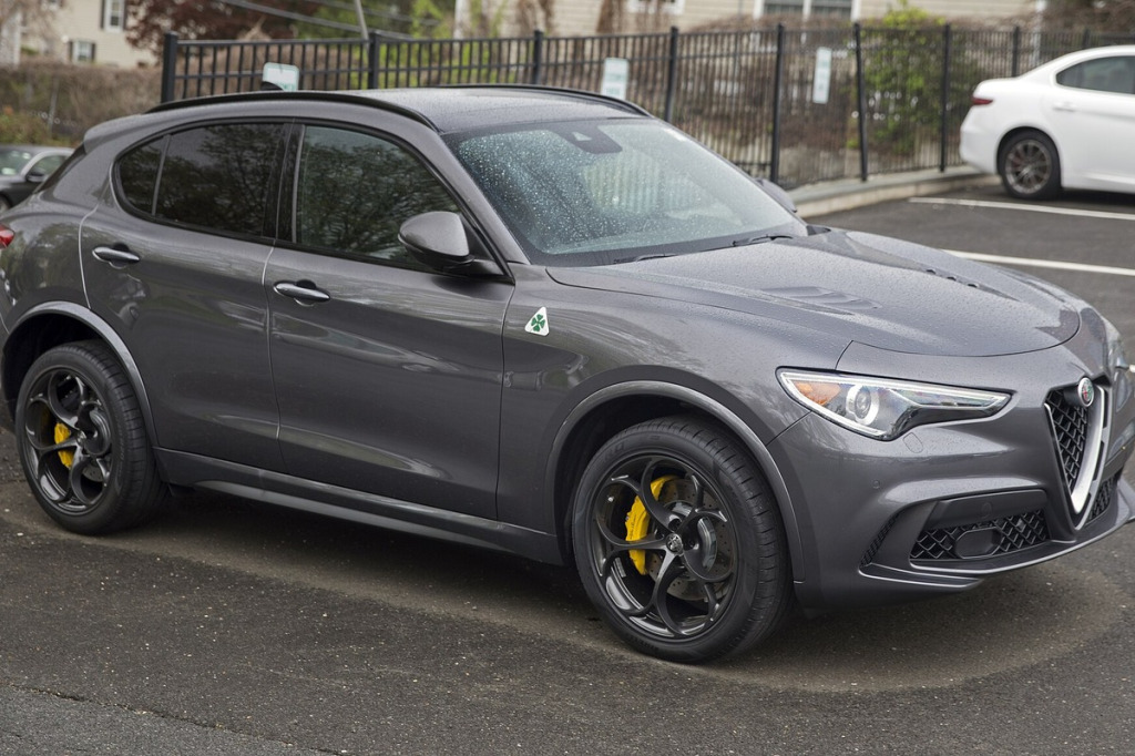 Felgi Alfa Romeo Stelvio Quadrifoglio: koła 20-21 cali, staggered fitment, tarcze CCM 390 mm