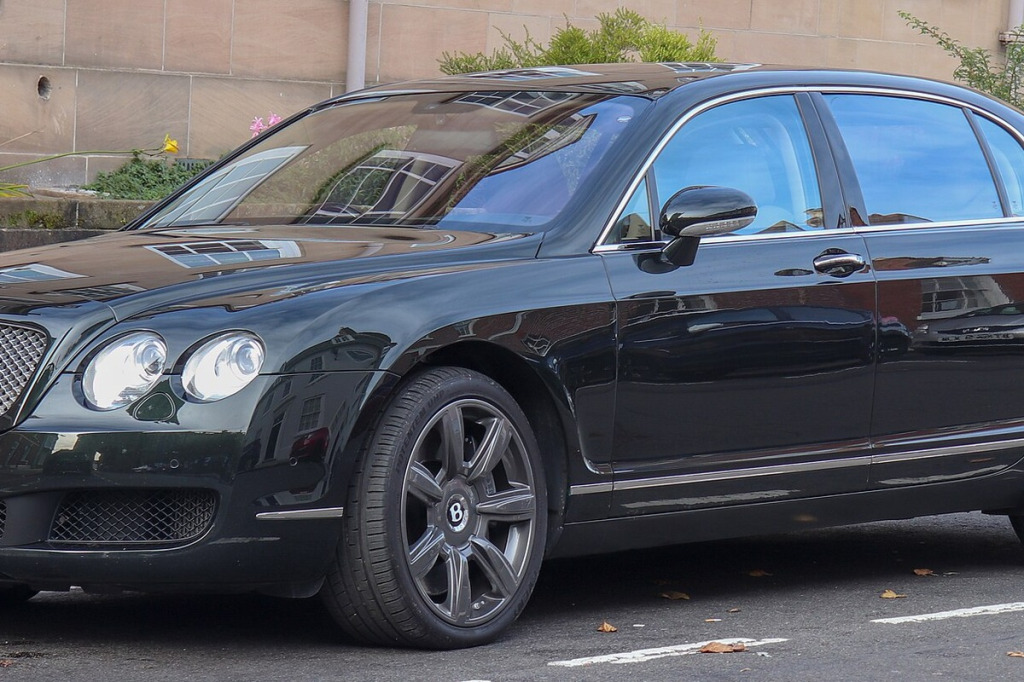 Felgi Bentley Flying Spur I i II (2005–2019): limuzyna 5x112, CB 57.1 mm, nośność 950 kg