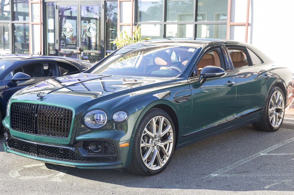 Felgi Bentley Flying Spur III (od 2019): platforma MSB, rozstaw 5x130, koła 21-22 cali, skrętna oś tylna
