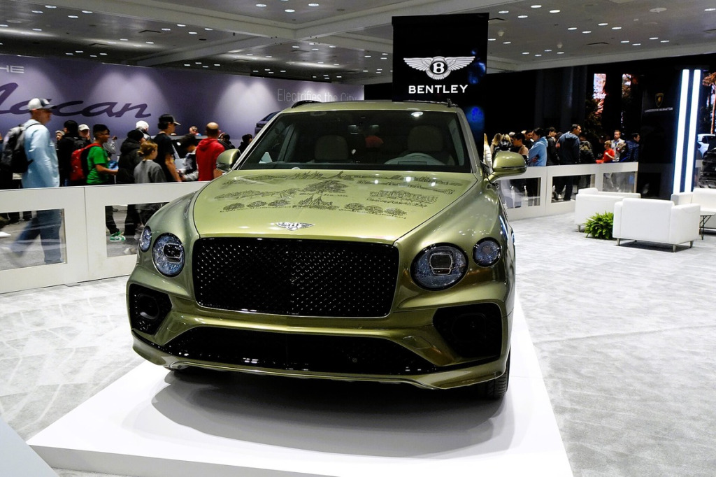 Felgi z włókna węglowego Carbon Fibre Mulliner: oszczędność 6 kg na koło w Bentayga i Continental