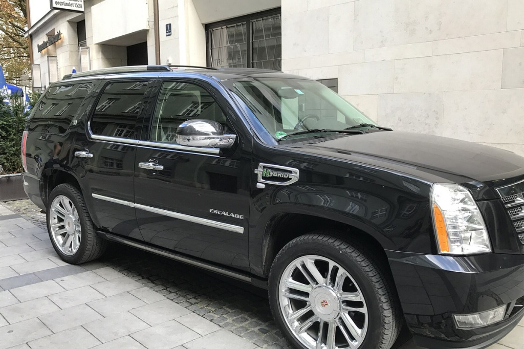 Ewolucja rozstawów śrub w Cadillac: 5x115, 6x115, 6x120, 5x120 oraz 6x139.7 w platformach General Motors