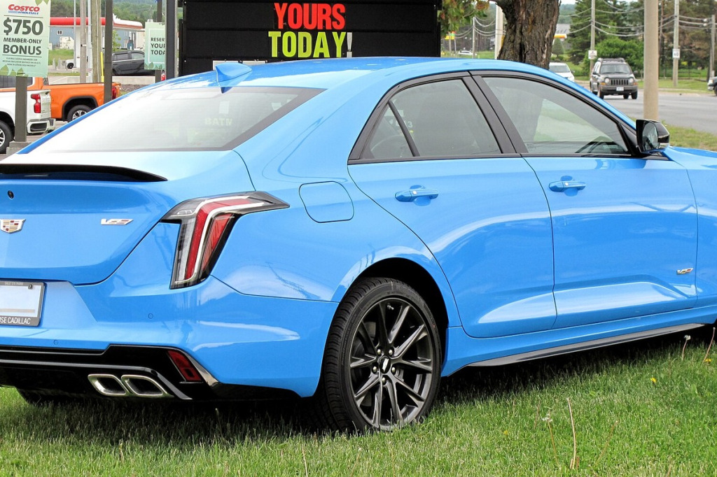 Układ dwuszerokościowy Staggered w Blackwing: opony Michelin Pilot Sport 4S a kalibracja PTM